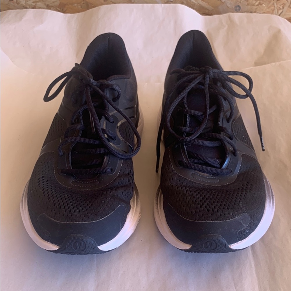 Lululemon Blissfeel 2 Black & White Running Shoes Size 9
